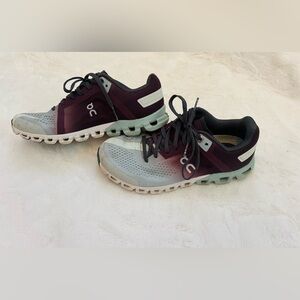 Women's On Cloud Size 6 - Helion Running Shoes, Purple/Mint. Great condition